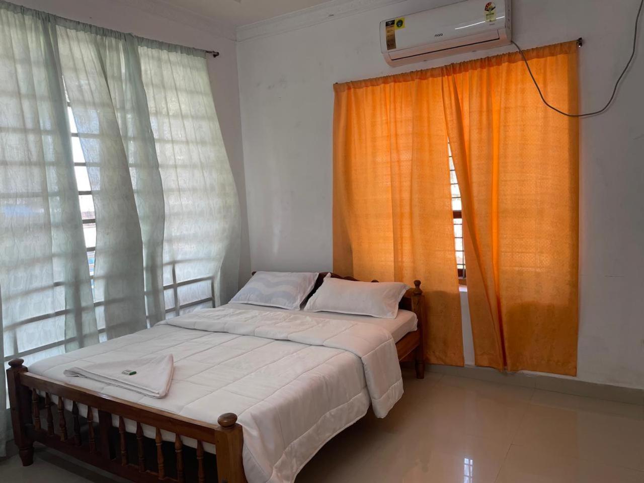 Somatheertham Resort Thiruvananthapuram Chambre photo